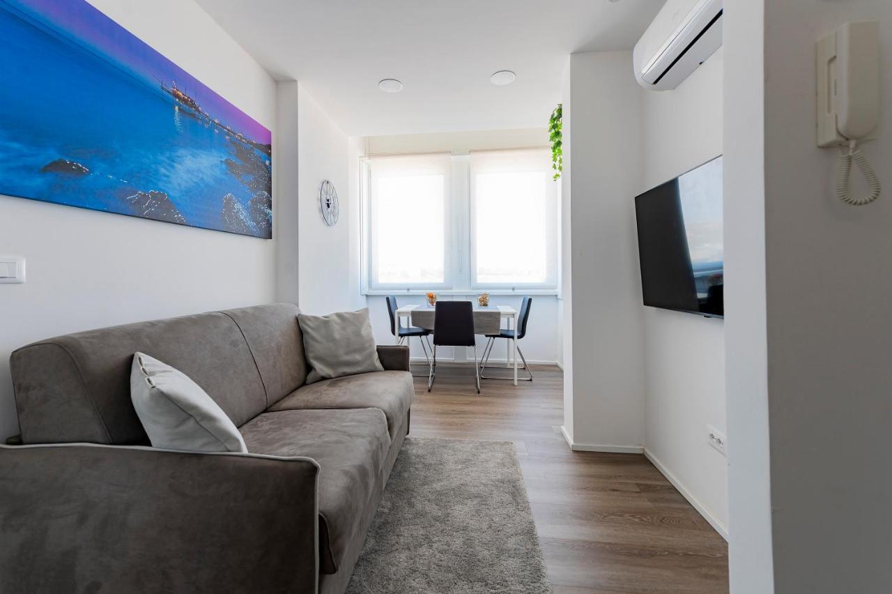 Piazza Salotto & Stazione Comfy Apartment Pescara Exterior photo