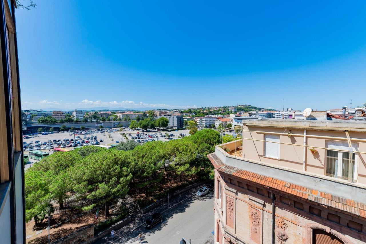 Piazza Salotto & Stazione Comfy Apartment Pescara Exterior photo