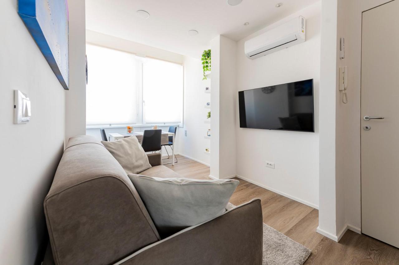 Piazza Salotto & Stazione Comfy Apartment Pescara Exterior photo